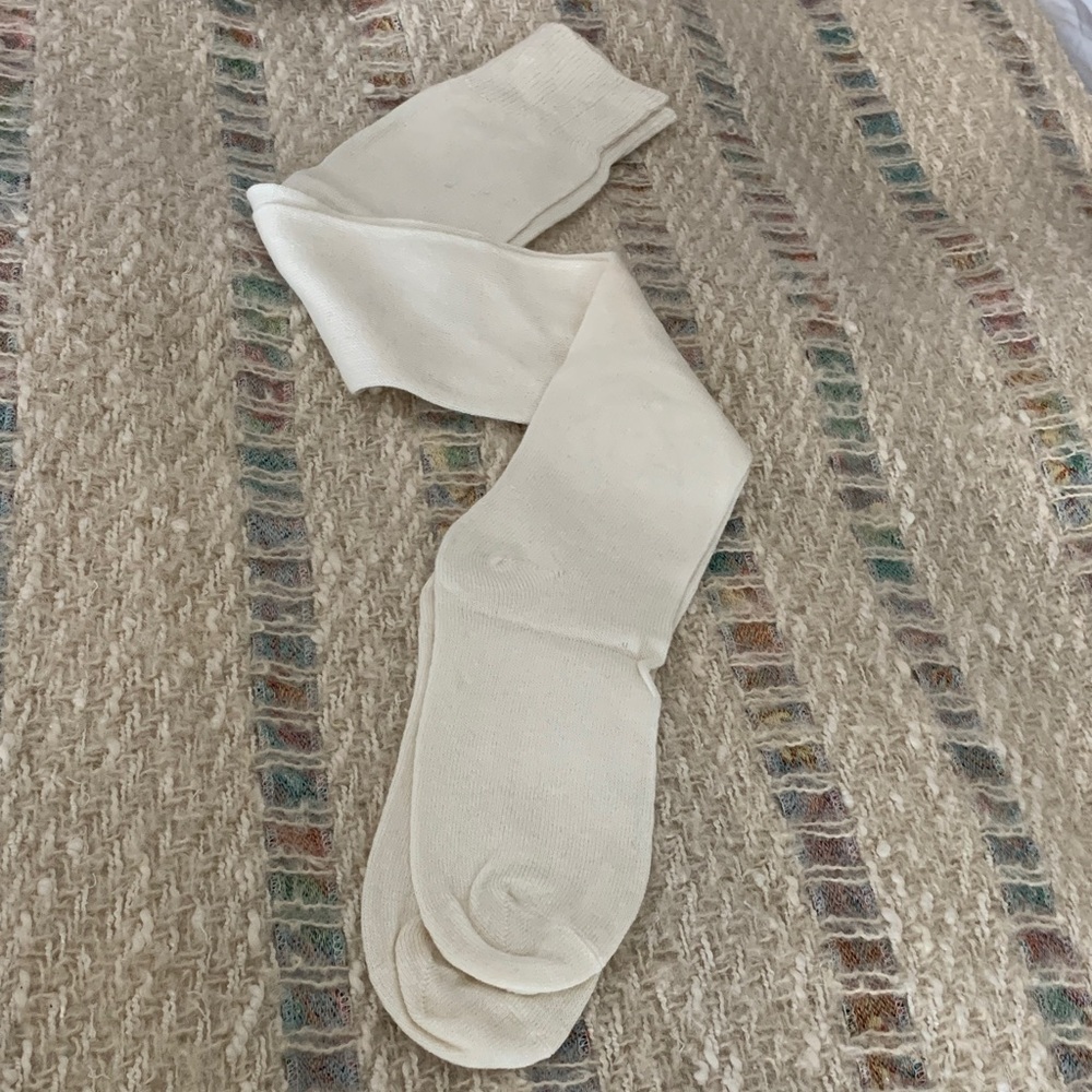 NWOT 100% Cashmere ITALY OTK Pierre Mantoux Stockings